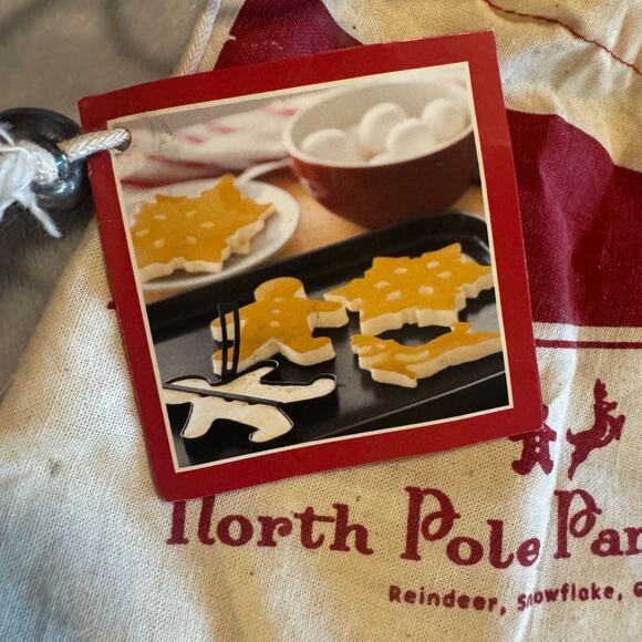 WILLIAMS SONOMA North Pole Pancake Molds Reindeer Snowflake Gingerbread Man - Picture 6 of 8